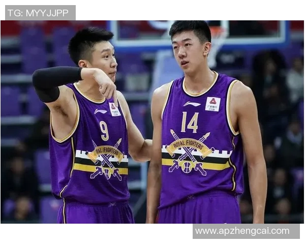 反复确认！沃特福德超极限压哨三分 裁判回看超时无效